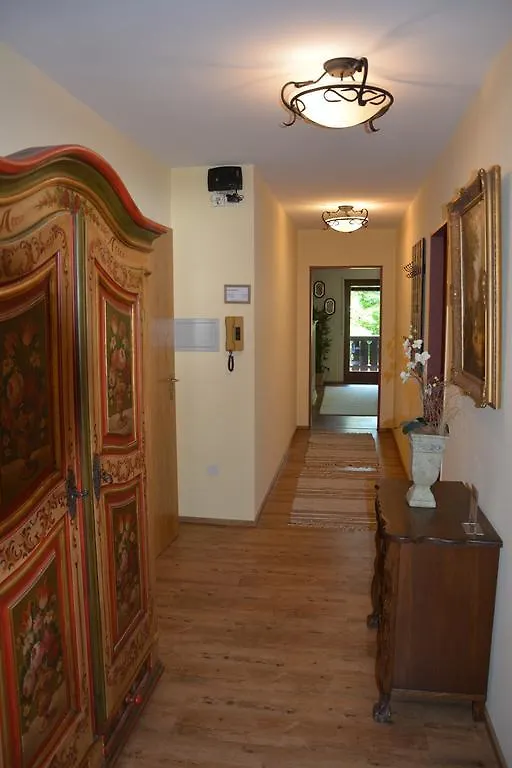 Alpen Deluxe Oberammergau Apartment
